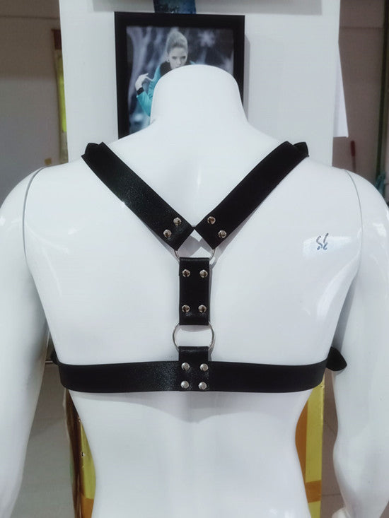 A wide belt and chest belt