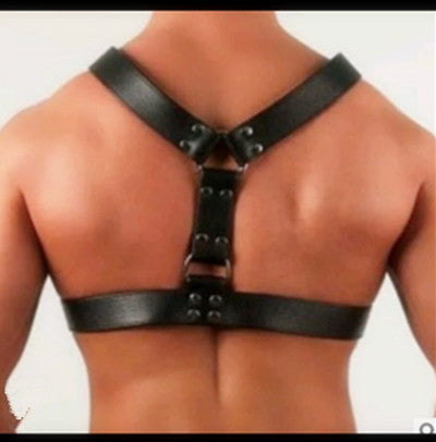 A wide belt and chest belt